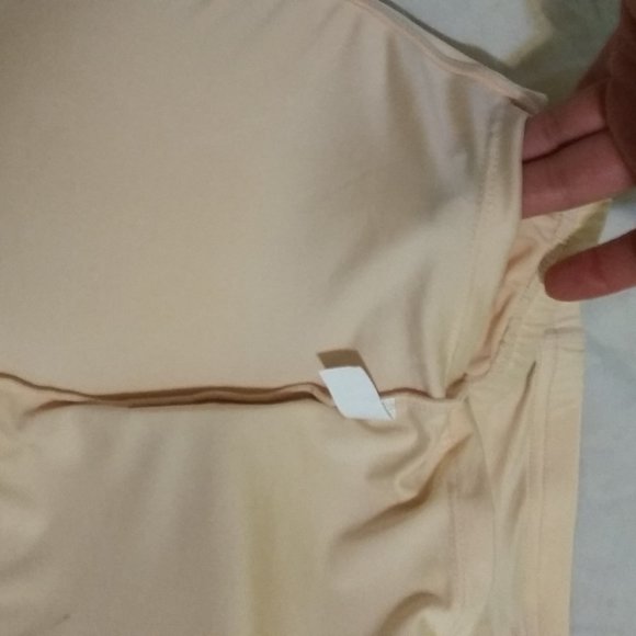 5/$25 NWOT Padded Shapewear shorts Medium - Picture 9 of 13